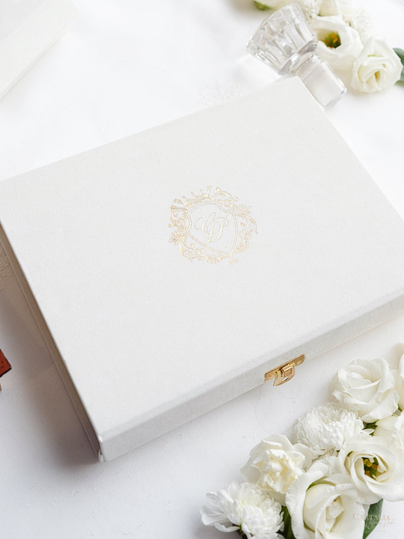 Luxus-Velvetbox mit Quaste Einladung mit Goldfolien-Hochzeitsort | Maßgeschneiderte Bestellung | Villa Balbiano, Comer See