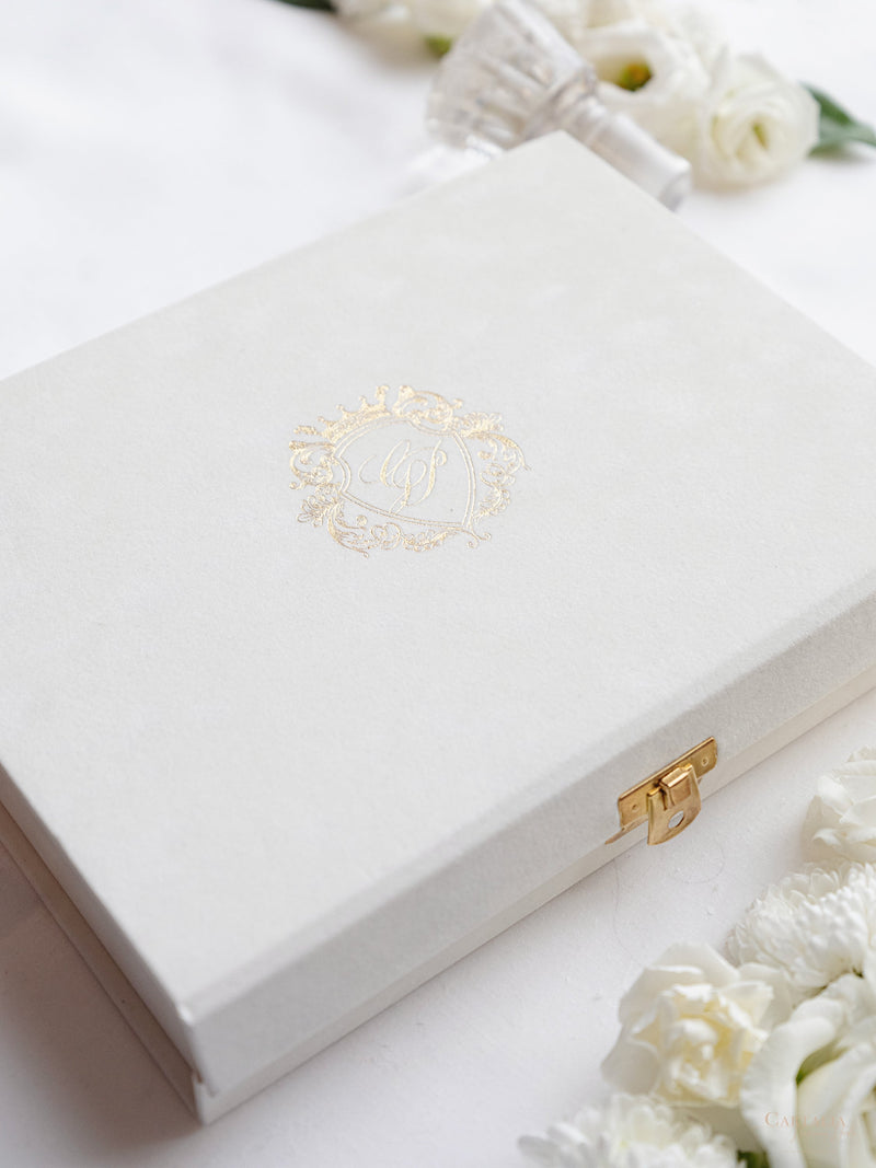 Luxus-Velvetbox mit Quaste Einladung mit Goldfolien-Hochzeitsort | Maßgeschneiderte Bestellung | Villa Balbiano, Comer See