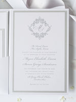 Schimmernde Silberne Tasche mit Monogramm Hochzeitseinladung Set