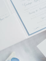 Pocketfold-Einladung mit Event-Location in Aquarell - Dusty Blue