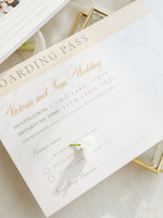 Luxuriöser Nude Hochzeitseinladung Pass Mit Graviertem Gold Flugzeug Anhänger