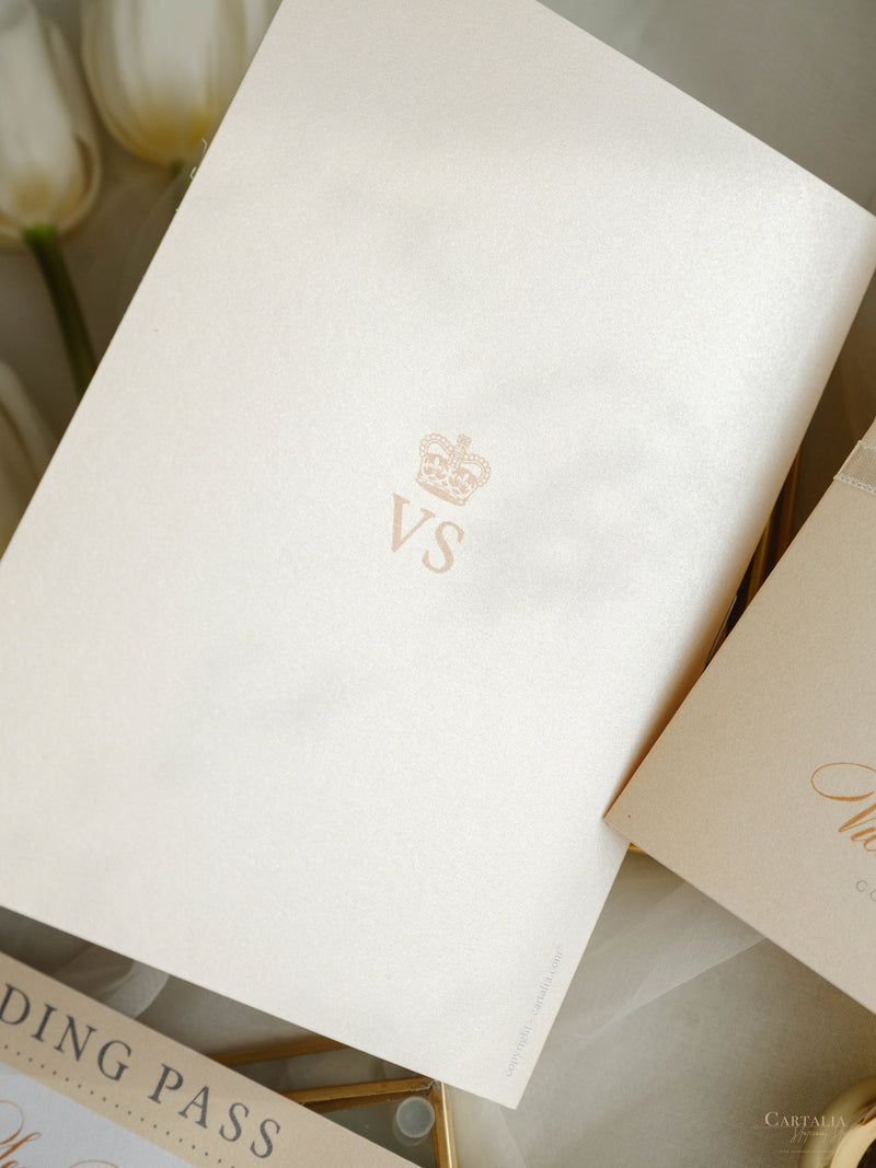 Luxuriöser Nude Hochzeitseinladung Pass Mit Graviertem Gold Flugzeug Anhänger