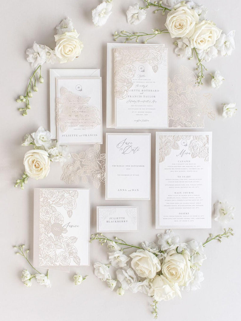 Menükarte mit Lasergeschnittenen Rosendetails, Hochzeitsmenü, Tischmenü