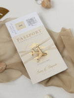 Luxuriöser Nude Hochzeitseinladung Pass Mit Graviertem Gold Flugzeug Anhänger