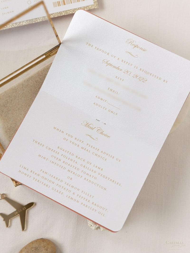 Luxuriöse Terrakotta Reisepass-Hochzeitseinladung mit goldenem Glitzer und echter Goldfolie