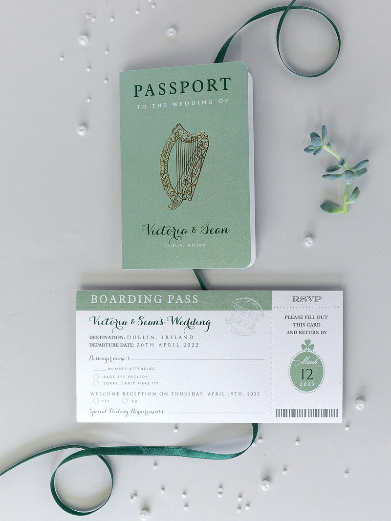 Reisepass-Hochzeitseinladung Design "Irland" mit Kleeblatt-Motiv + RSVP/Bordkarte