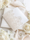 Romantische Roseneinladung Blush mit Laserstanzung im Pocketfold-Stil mit Einlegern