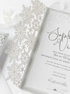 Lasergestanzte Einladung "Winter" Silber im Altarfalz mit Glitzer-Papier