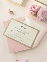 Lasergestanzte Hochzeitseinladung Rose/Glitzer mit geripptem Schleifenband