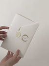 Klassisches Pocketfold-Einladungs-Set Weiß mit Blindprägung, Wachssiegel und vier Einlegern