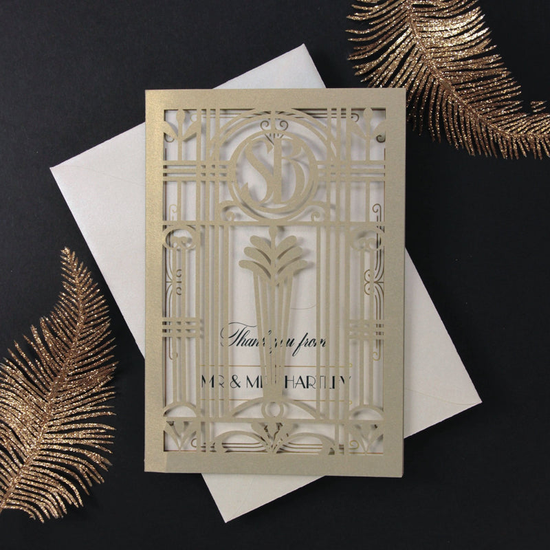 Goldene lasergeschnittene Abendhochzeiteinladung / Receptionkarte im Hollywood Design und Art-Deko Great Gatsby Stil